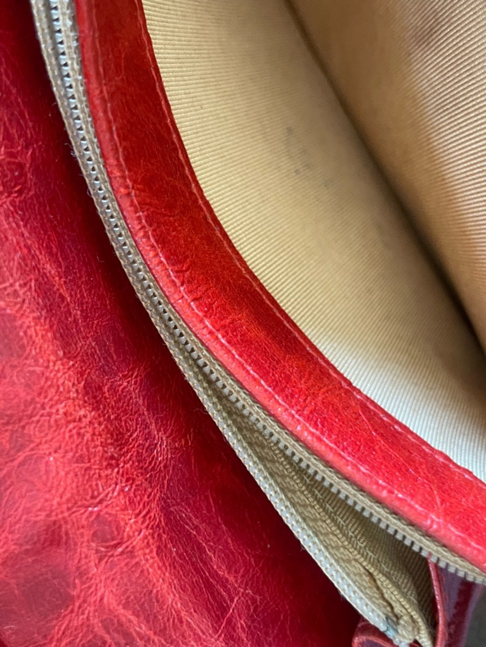 CHANEL Quilted Red Leather Long Wallet with CC Emblem - Picture 8 of 12